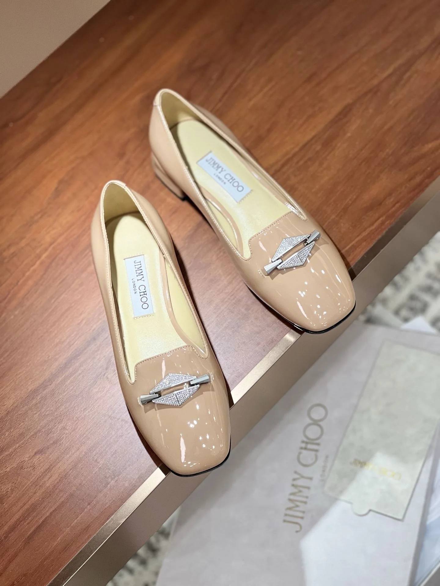 Jimmy Choo Shoes Minimalist 7895