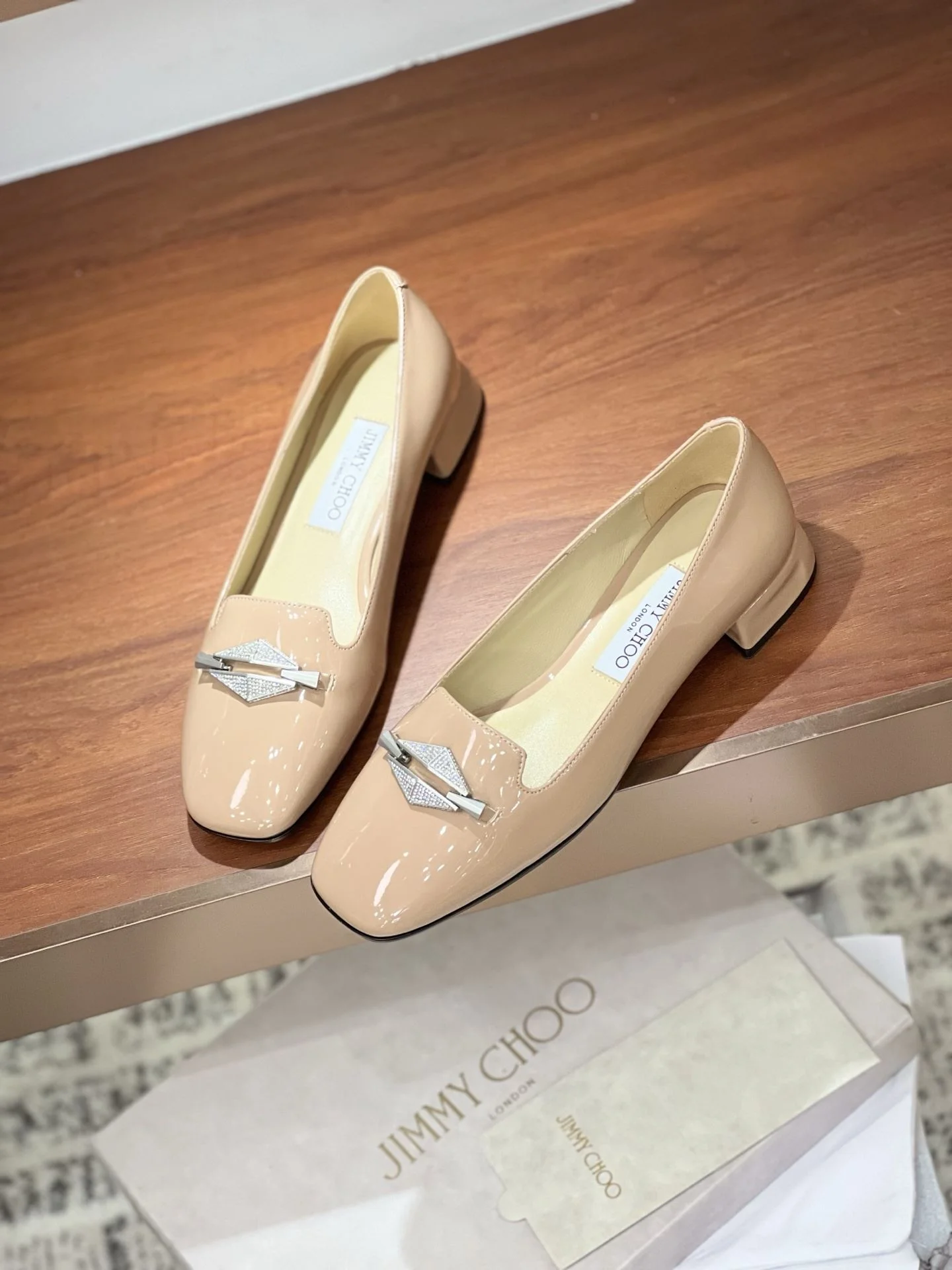 Jimmy Choo Shoes Minimalist 7895