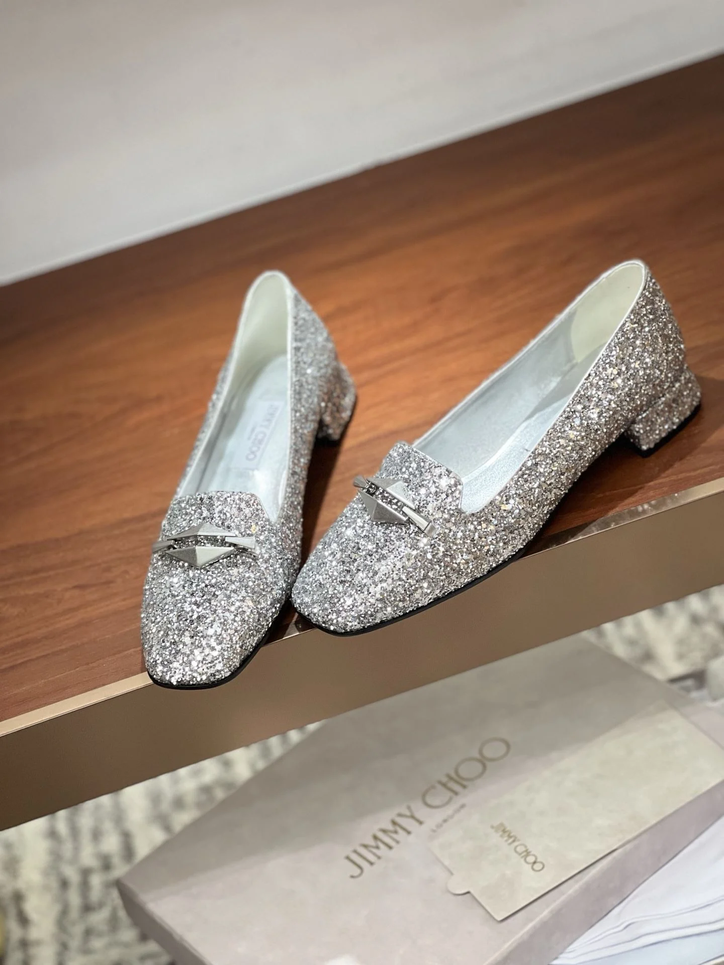 Durable Jimmy Choo Shoes 8026