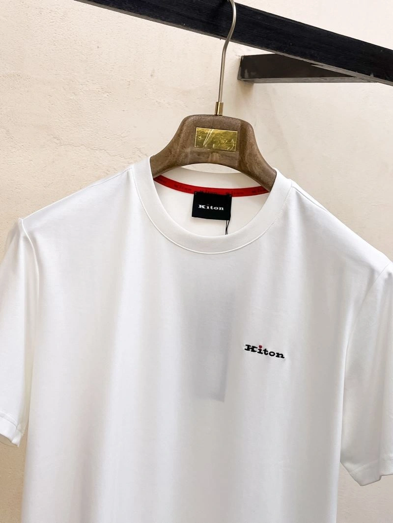 Kiton T-Shirts Minimalist 161661