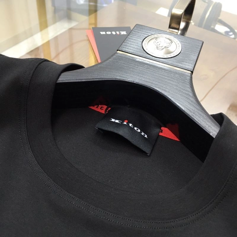 Kiton T-Shirts Sporty 160579