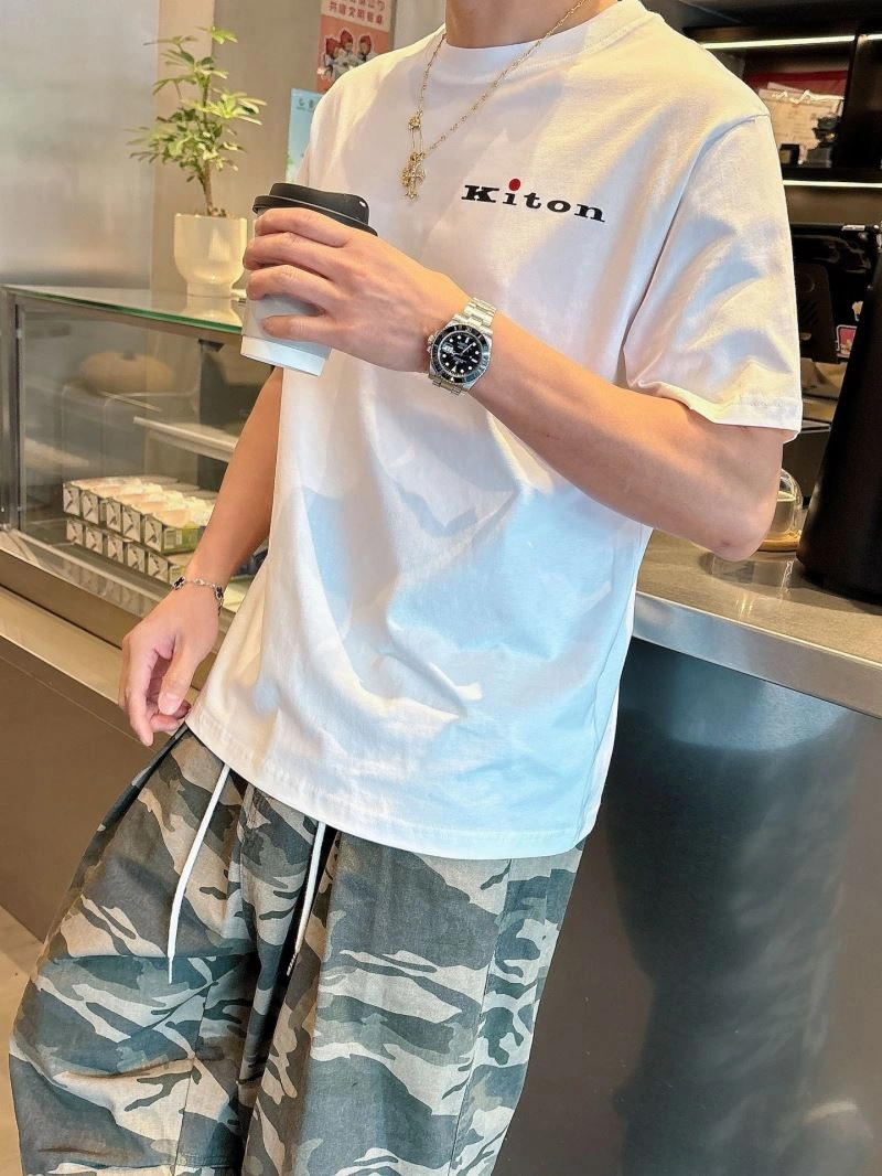 Kiton T-Shirts Chic 159431