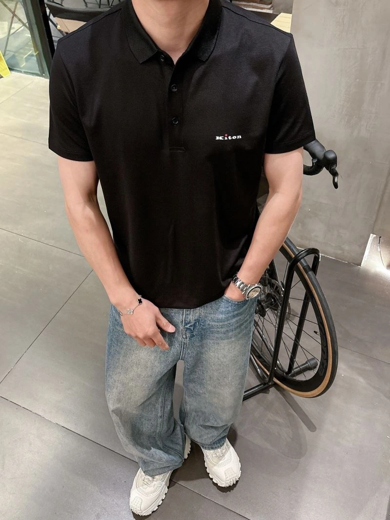 Kiton T-Shirts Chic 158450