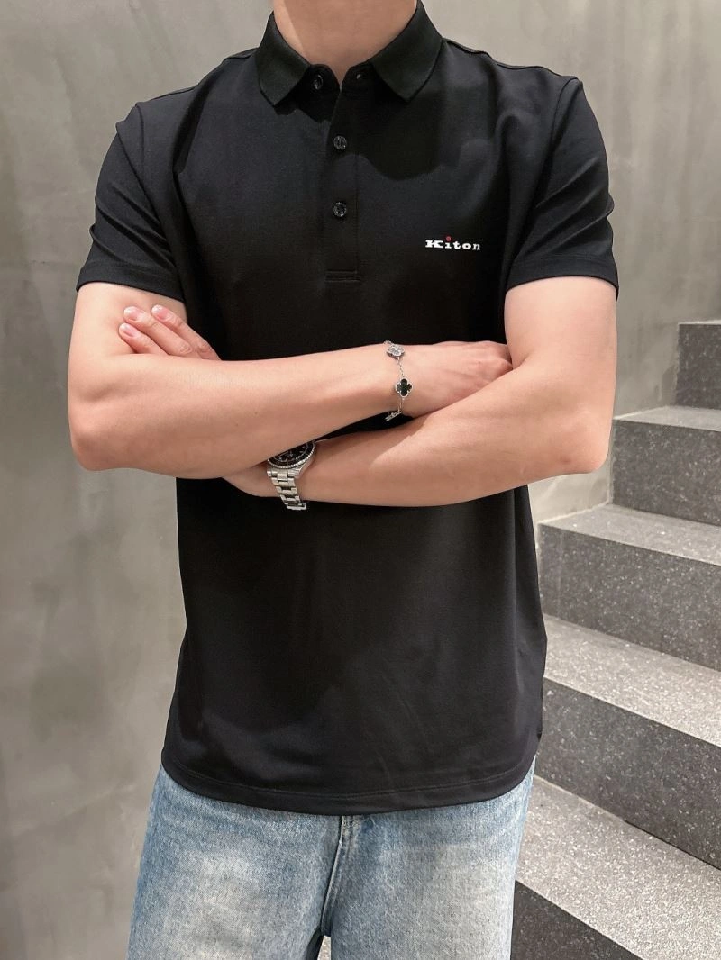 Kiton T-Shirts Chic 158450