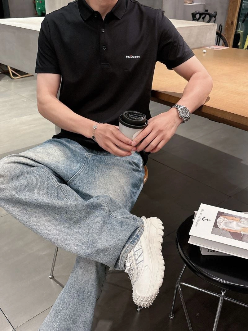 Kiton T-Shirts Chic 158450