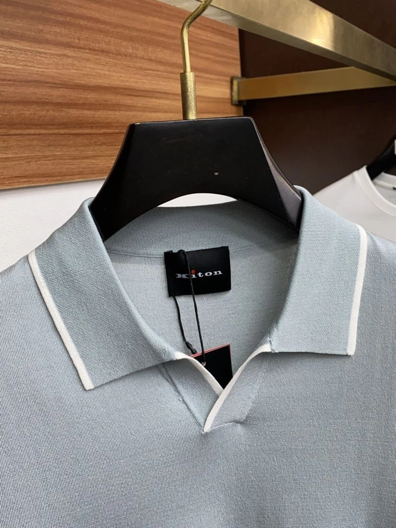 Kiton T-Shirts Versatile 158435