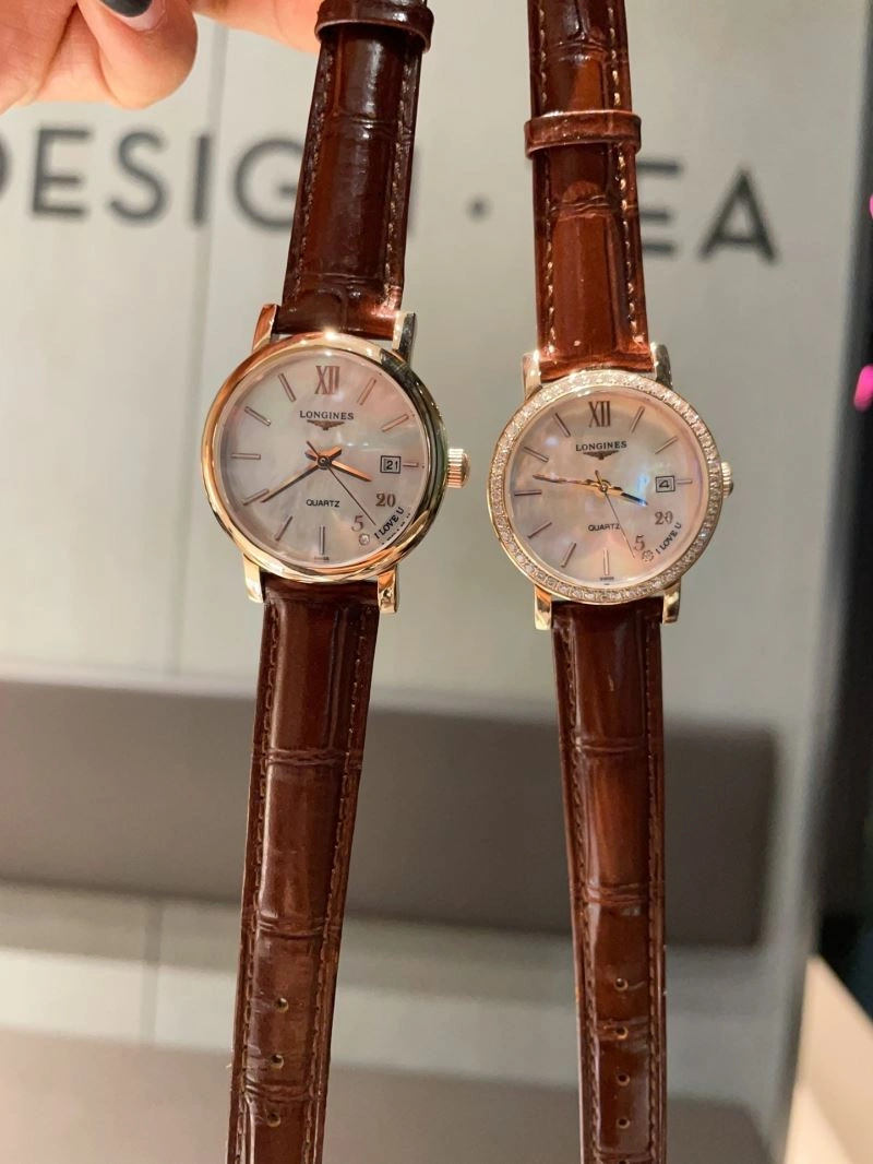 Versatile LONGINES Watches 186657
