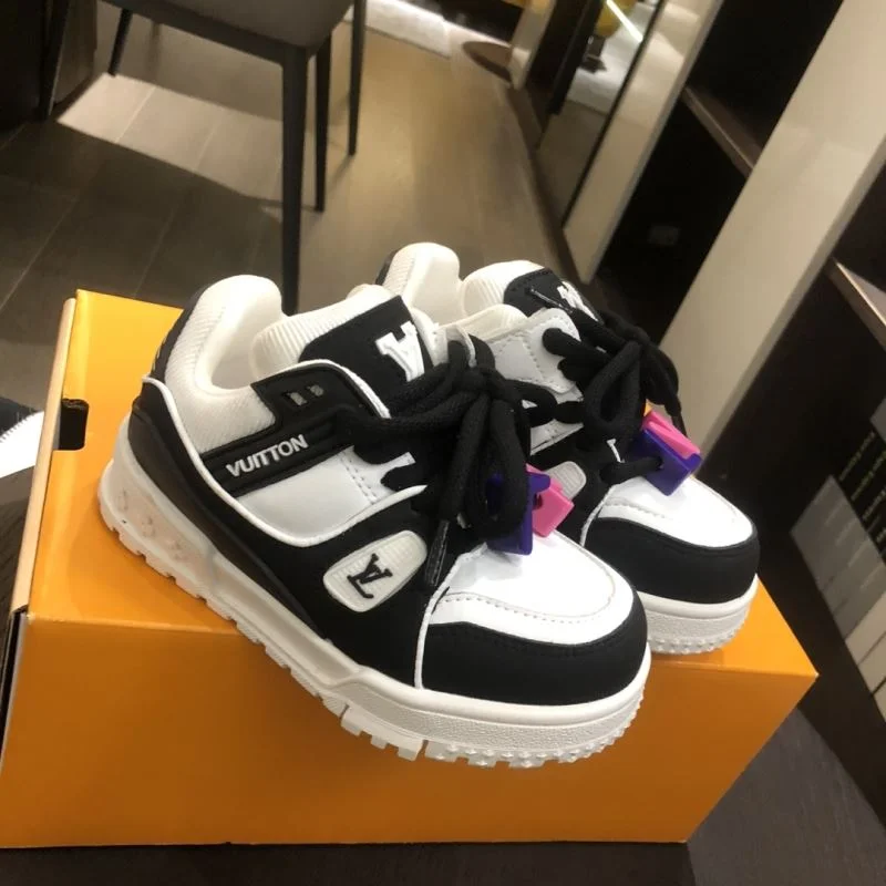 Timeless LOUIS VUITTON SHOES 29519