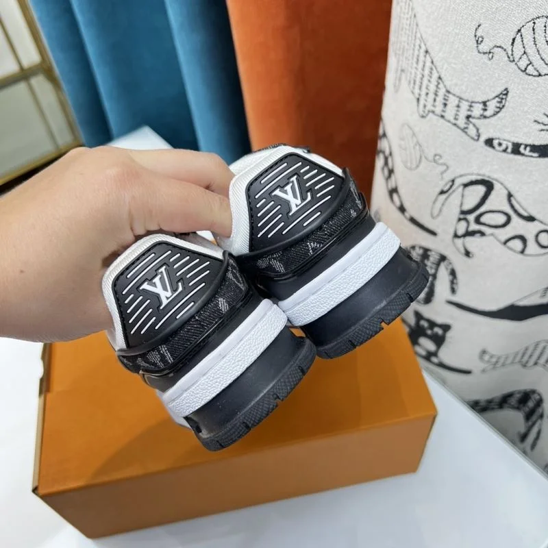 LOUIS VUITTON SHOES UrbanChic 29504