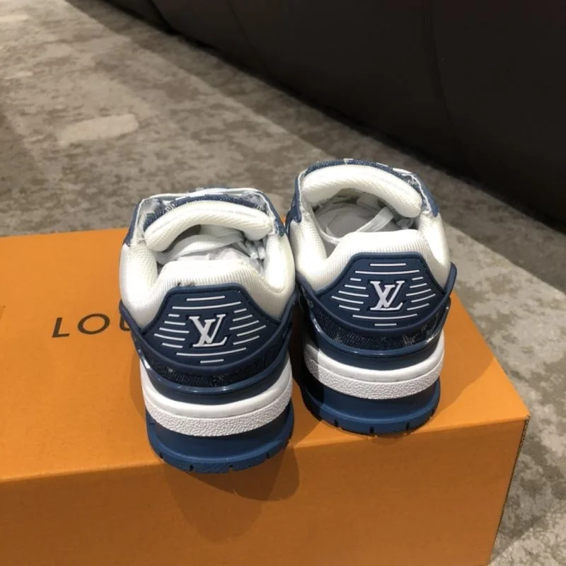 Resilient LOUIS VUITTON SHOES 30159