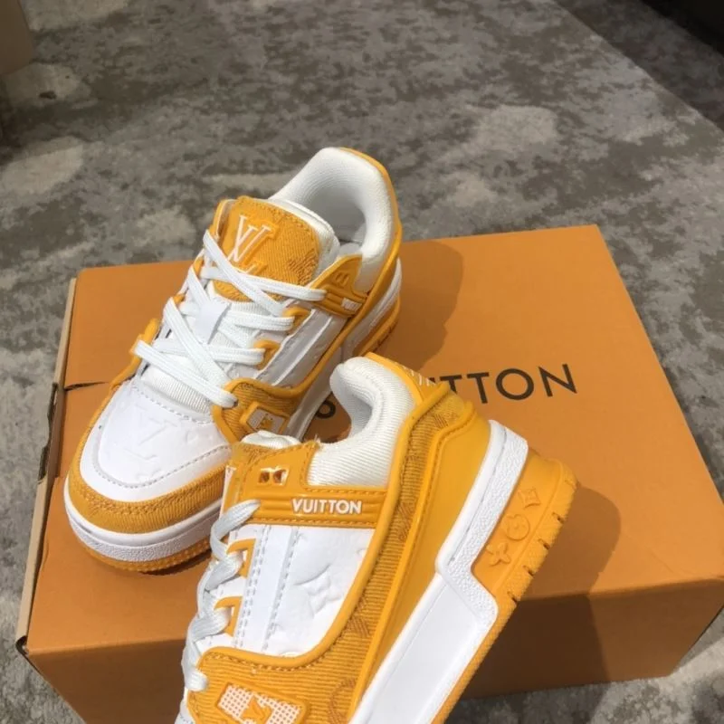LOUIS VUITTON SHOES UrbanChic 30148