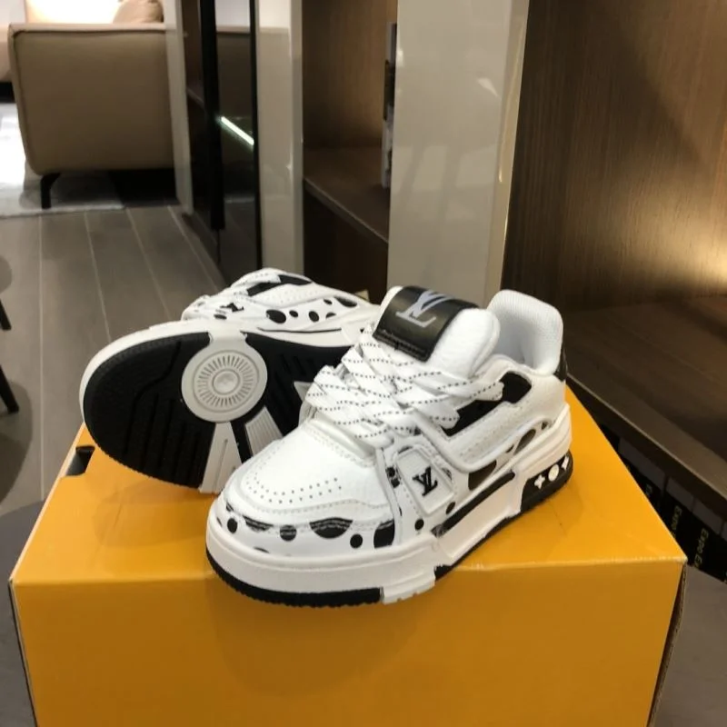 Effortless LOUIS VUITTON SHOES 30151
