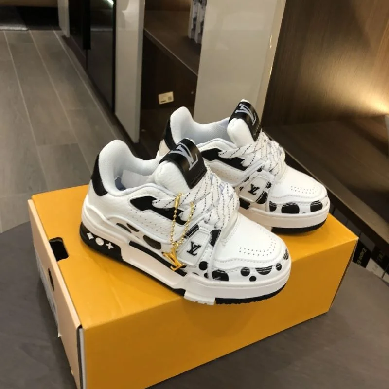 Effortless LOUIS VUITTON SHOES 30151