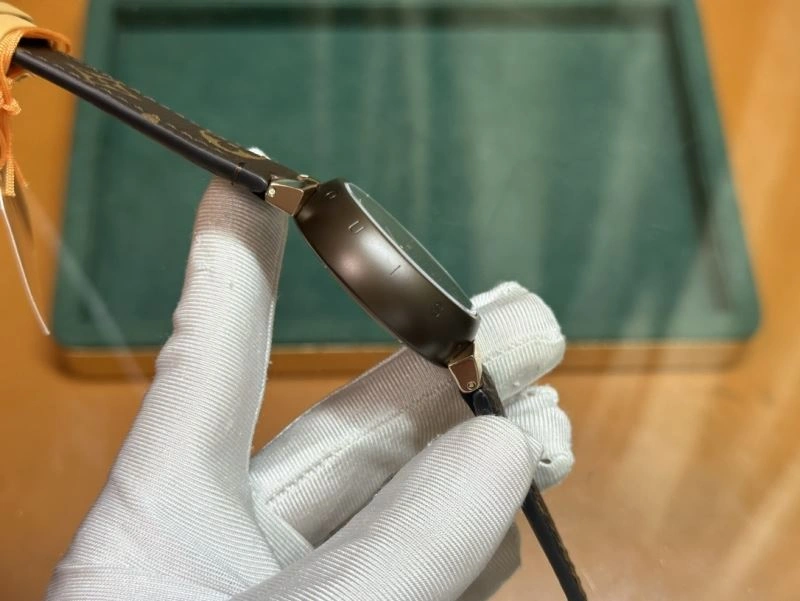 SmoothTexture LOUIS VUITTON Watches 189924