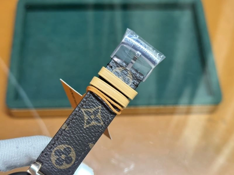 SmoothTexture LOUIS VUITTON Watches 189924