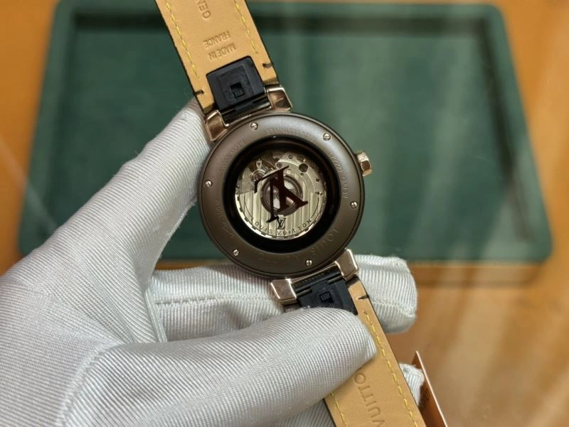 SmoothTexture LOUIS VUITTON Watches 189924