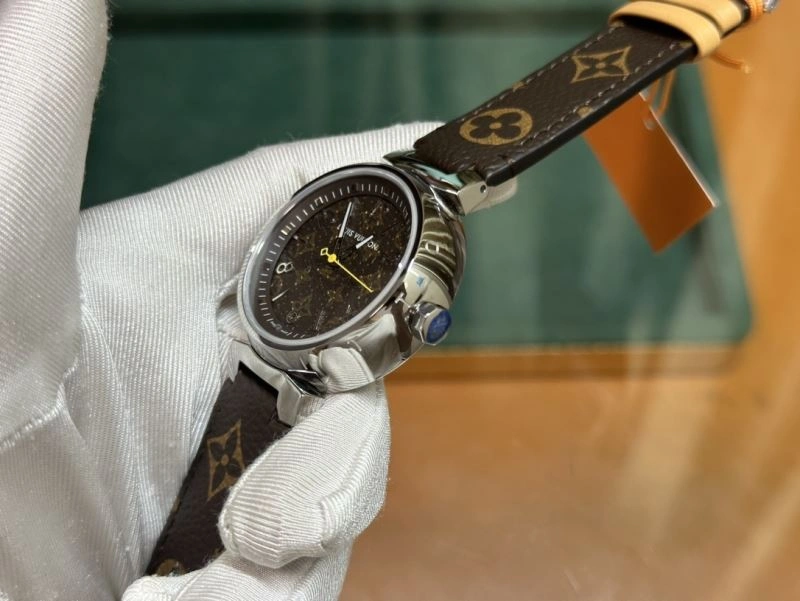 Attractive LOUIS VUITTON Watches 189914