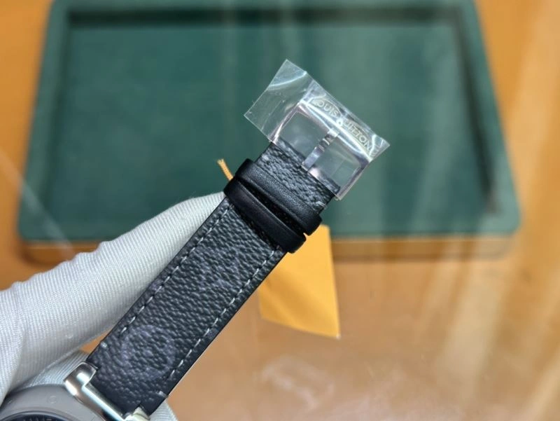 LOUIS VUITTON Watches QuickDry 189913