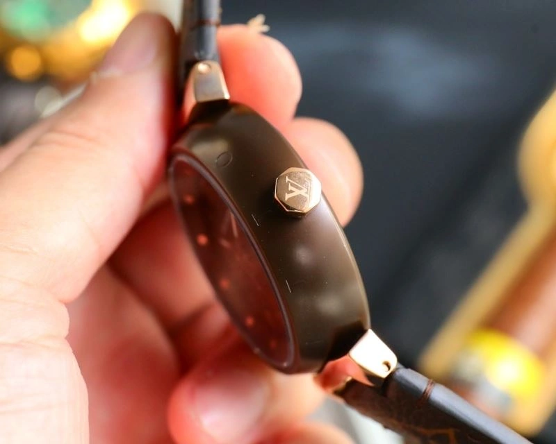OdorResistant LOUIS VUITTON Watches 189905