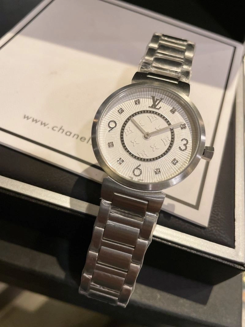 LOUIS VUITTON Watches Resilient 189898