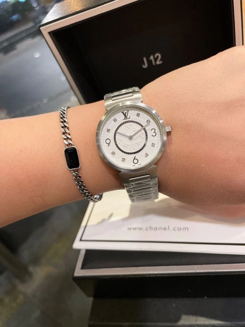 LOUIS VUITTON Watches Resilient 189898