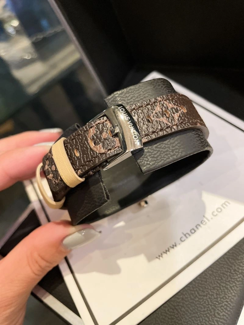 LOUIS VUITTON Watches Neat 189840