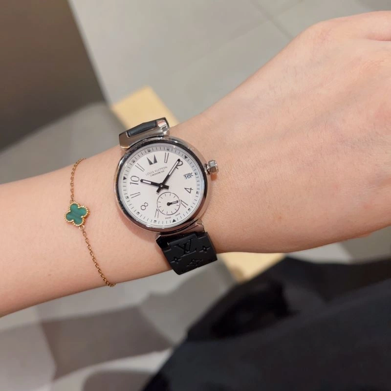 GoAnywhere LOUIS VUITTON Watches 189853