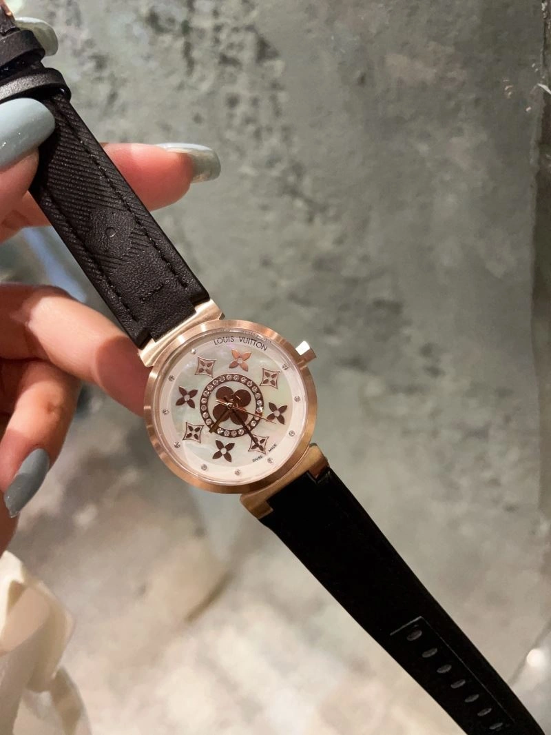GoAnywhere LOUIS VUITTON Watches 189833