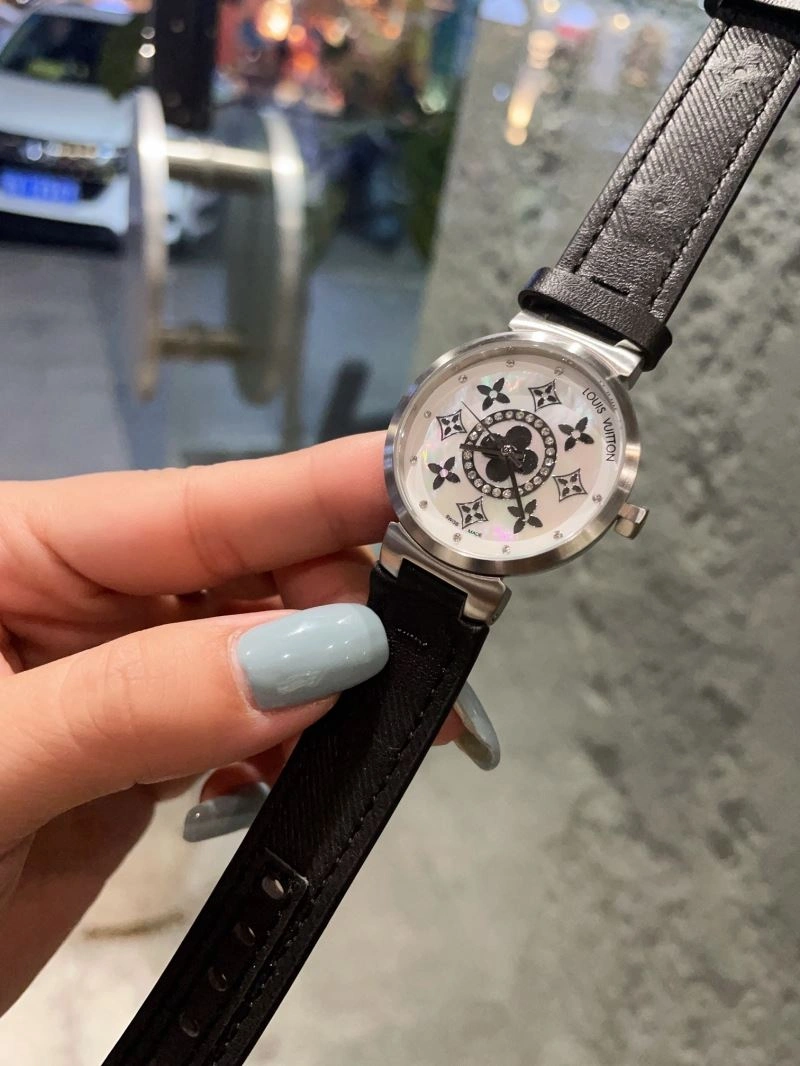 LOUIS VUITTON Watches Sleek 189841