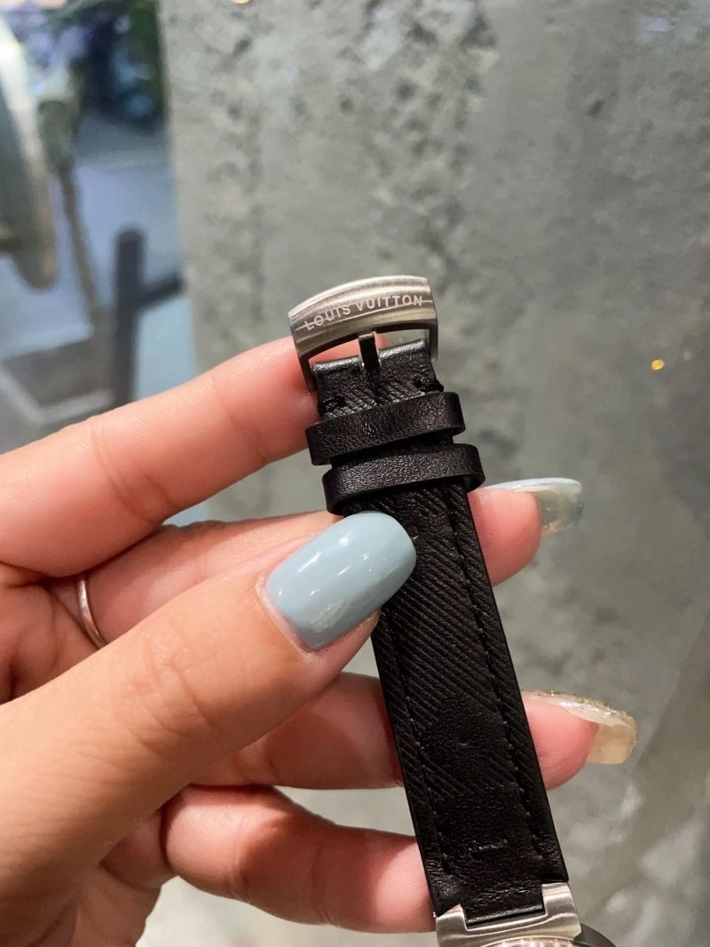 LOUIS VUITTON Watches Sleek 189841