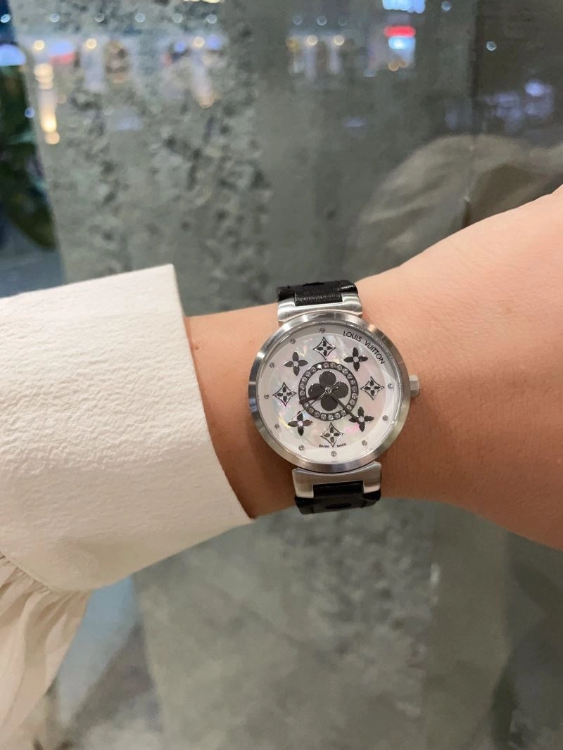 LOUIS VUITTON Watches Sleek 189841