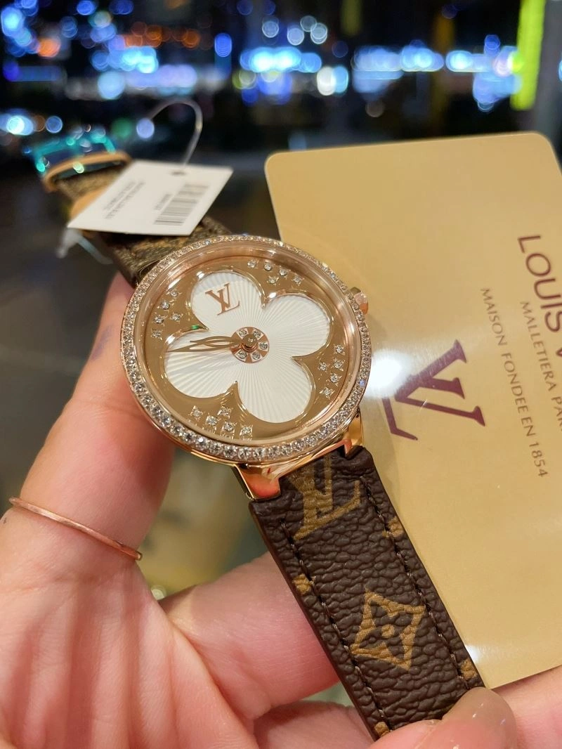 LOUIS VUITTON Watches UrbanStyle 189869