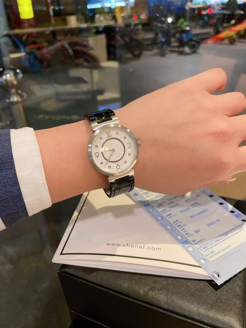 LOUIS VUITTON Watches WeatherProof 189861