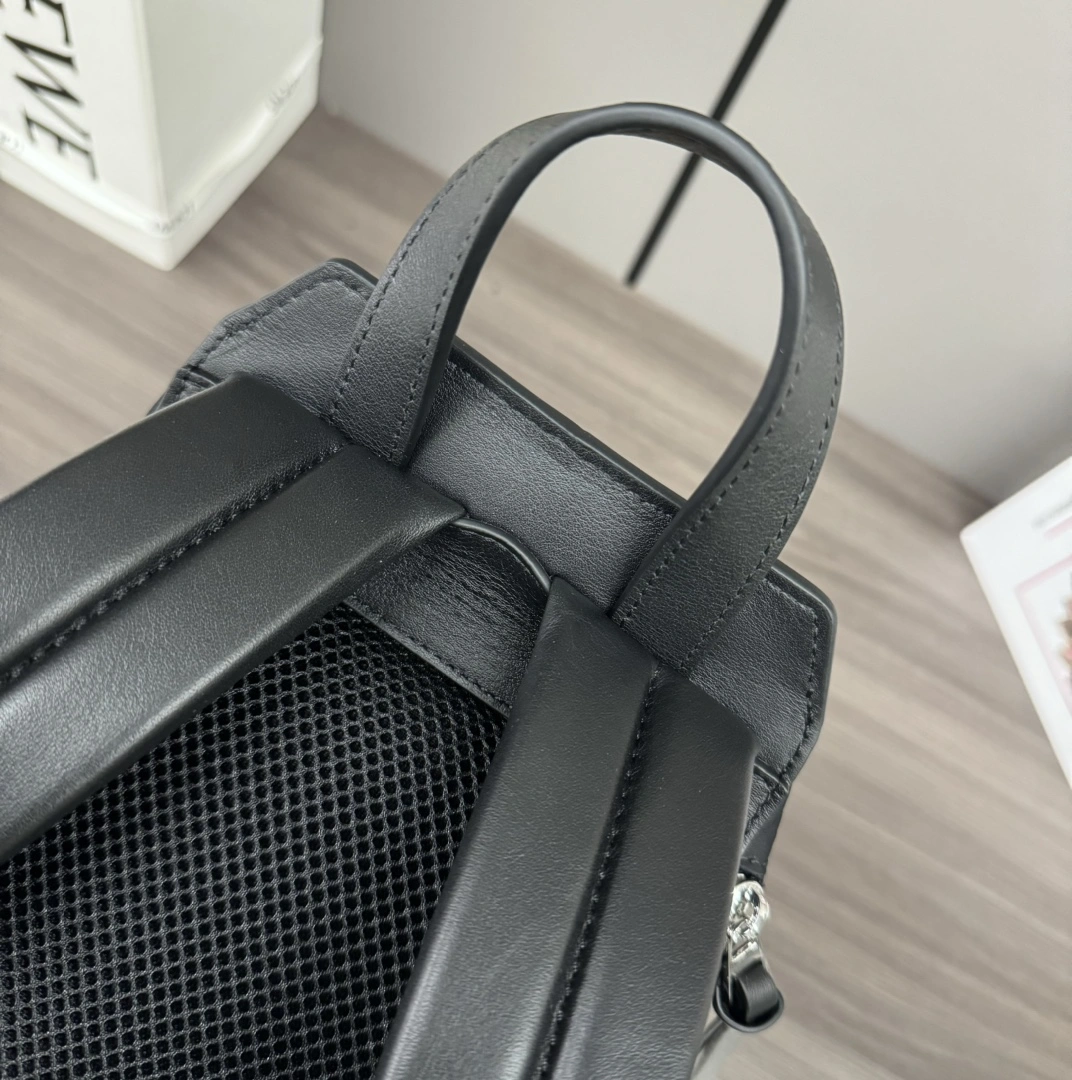 Loewe Backpacks Sophisticated 72196
