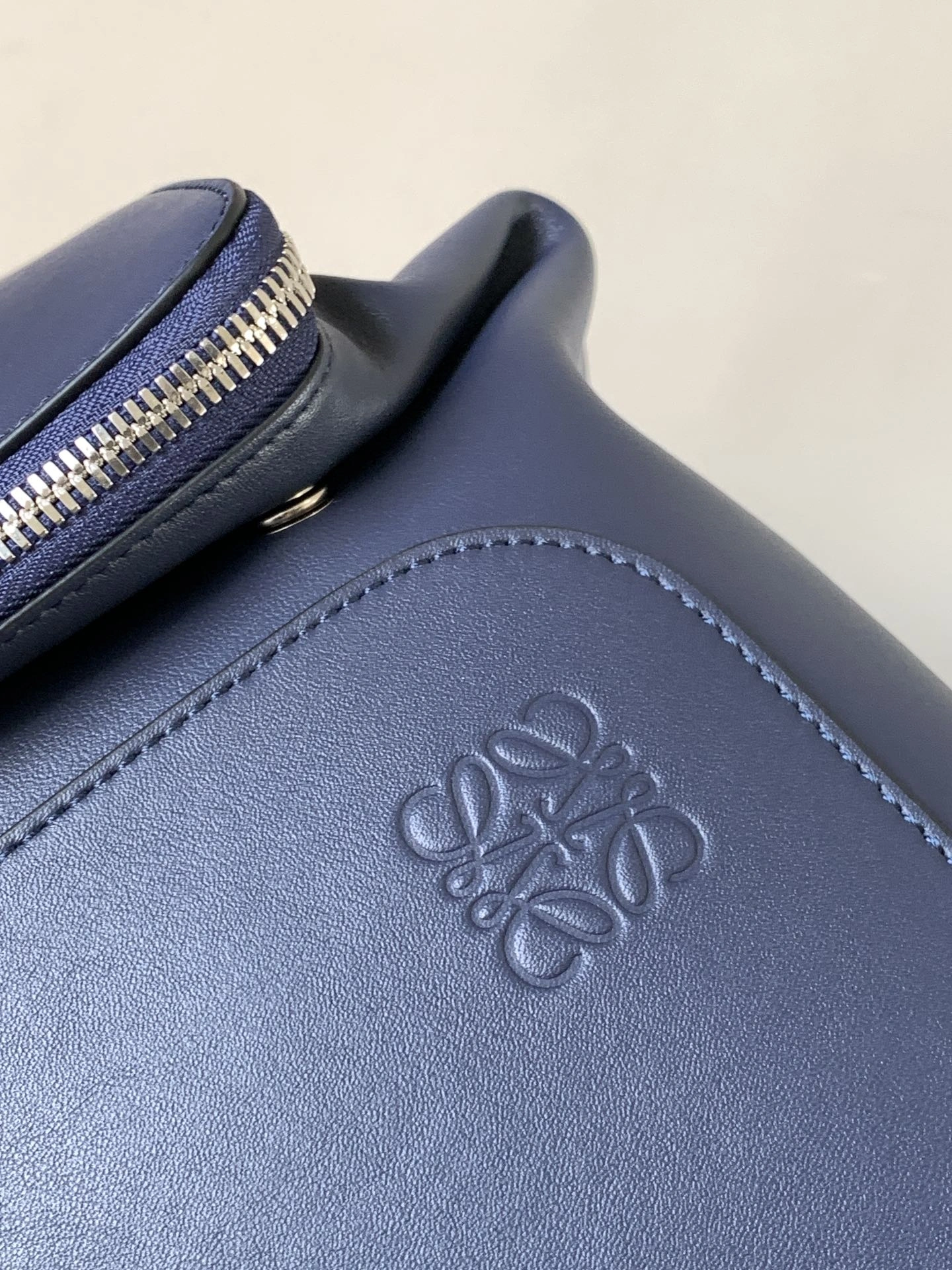Loewe Backpacks Cozy 72049