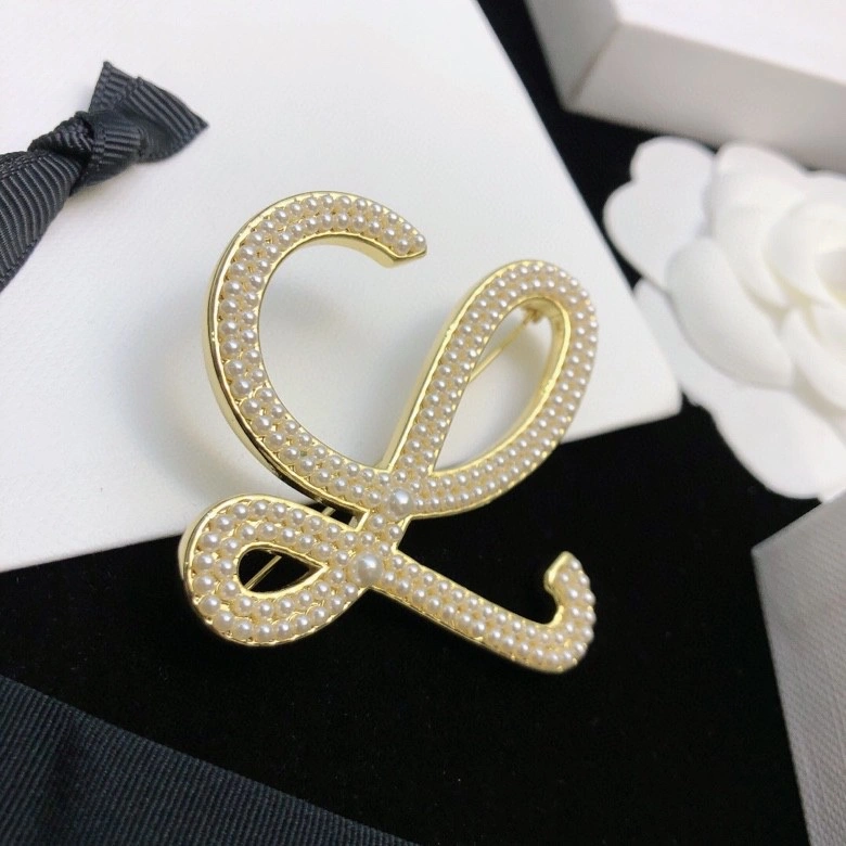 Youthful Loewe Brooches 211978