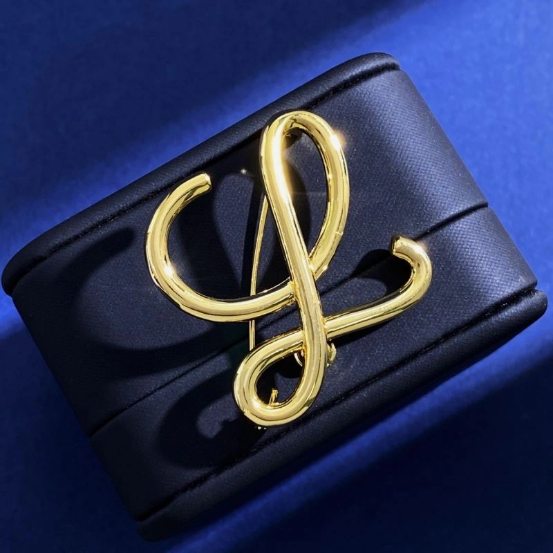 Lightweight Loewe Brooches 211195
