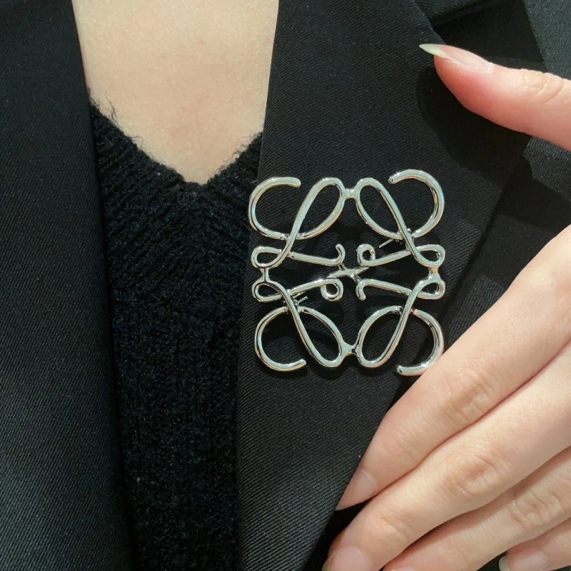 NewStyle Loewe Brooches 208675