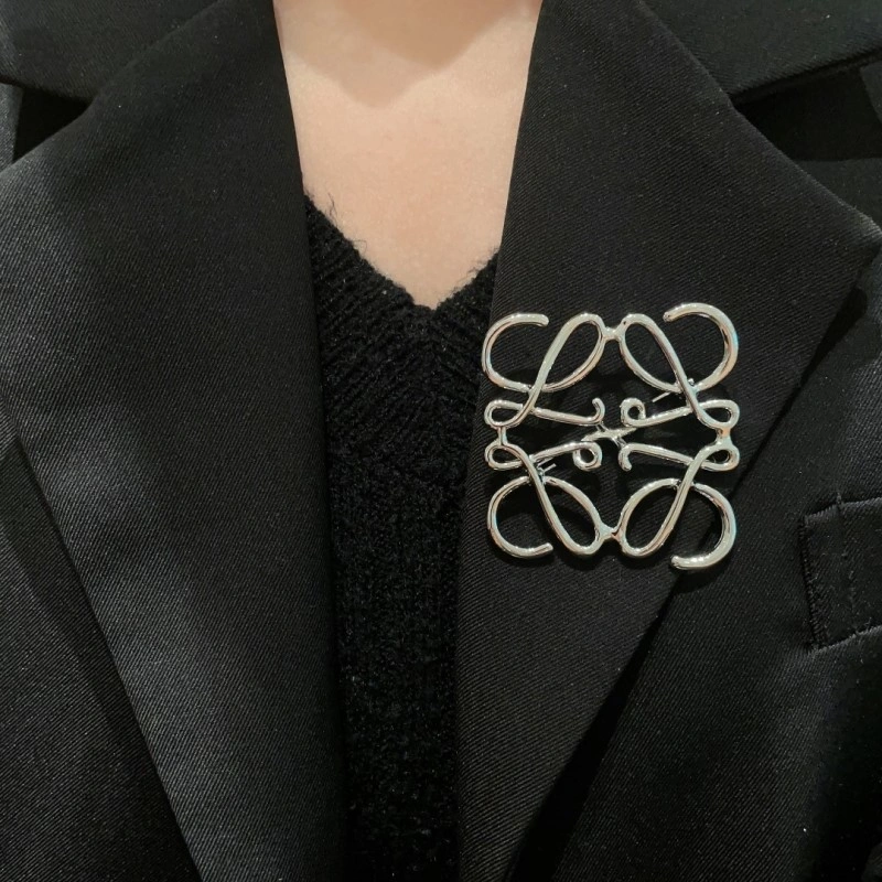NewStyle Loewe Brooches 208675