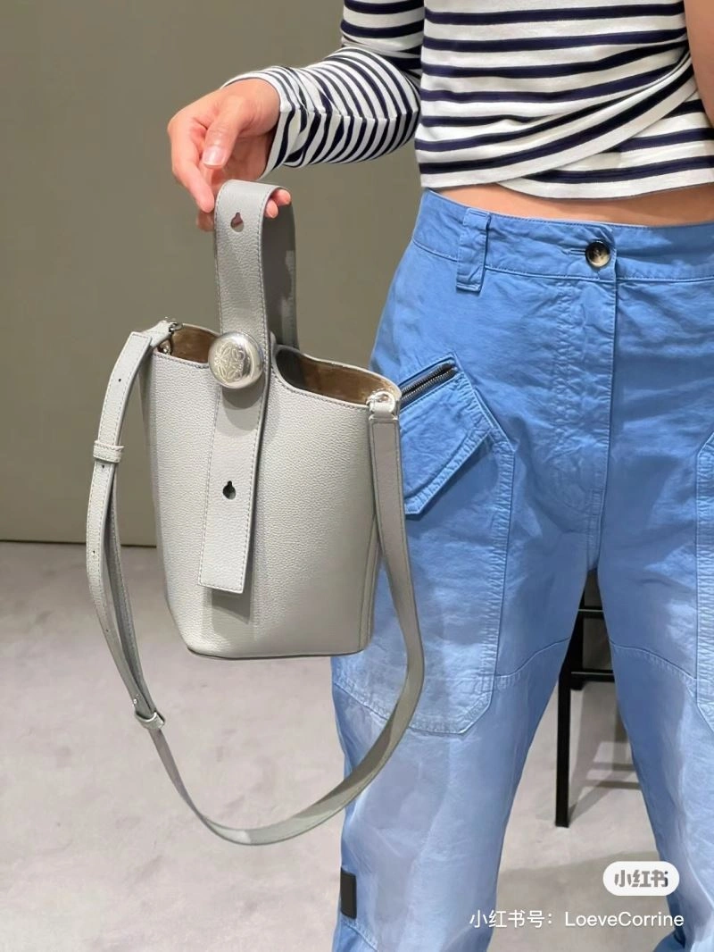 Loewe Bucket Bags FastDry 58627