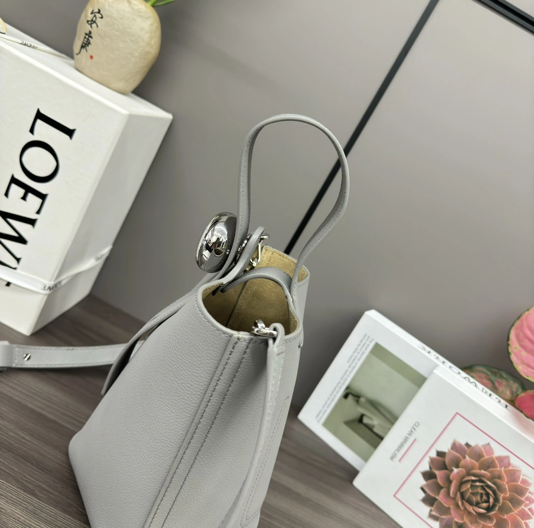 Loewe Bucket Bags Practical 72194