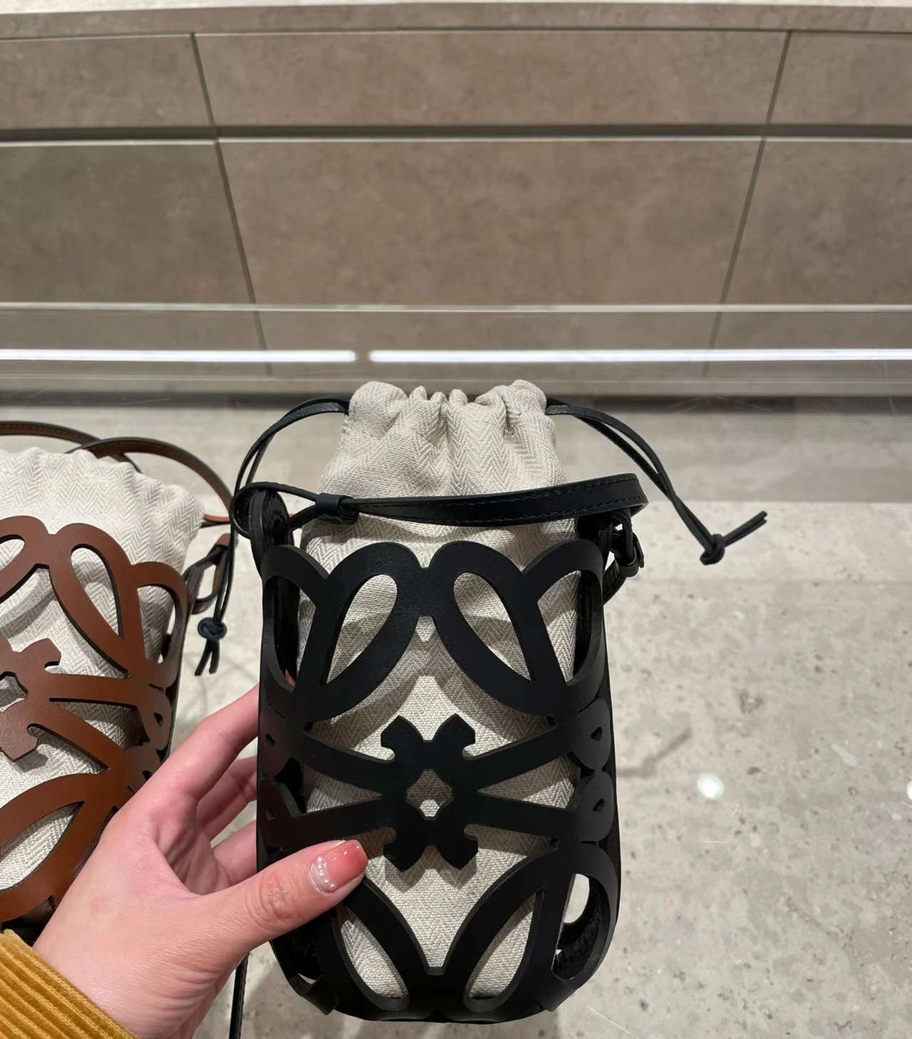 FlexibleFit Loewe Bucket Bags 72195