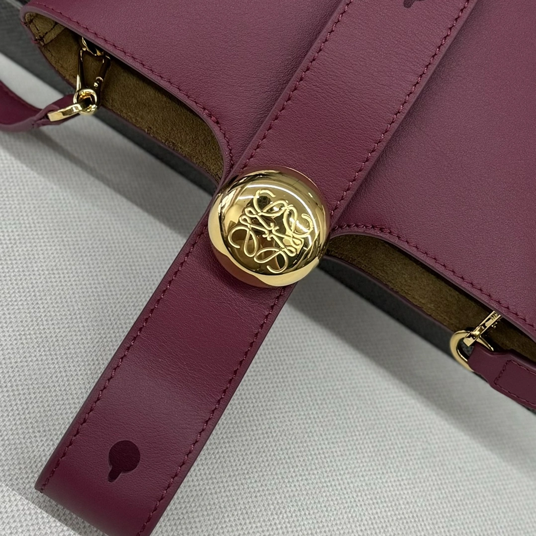 Loewe Bucket Bags Soft 67248