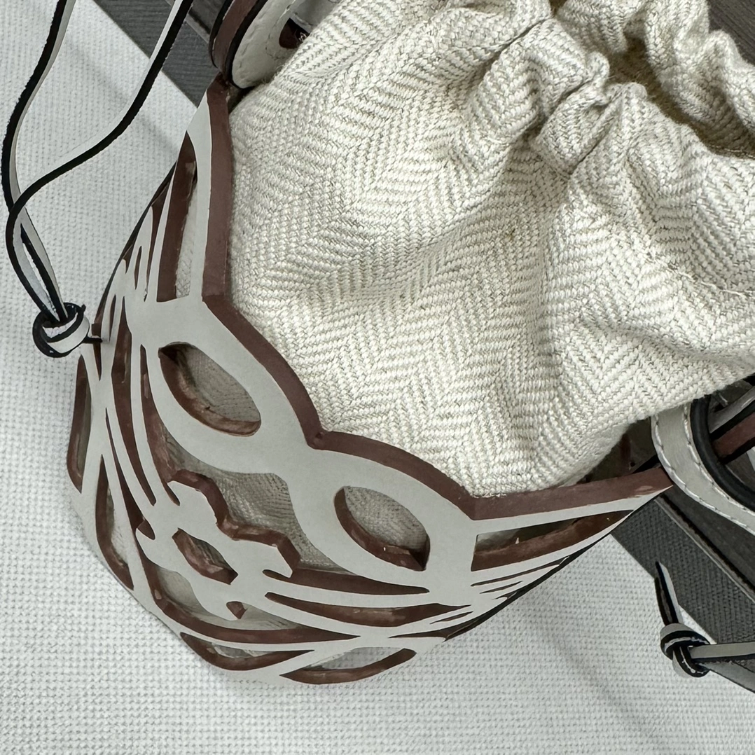 Loewe Bucket Bags Original 67245