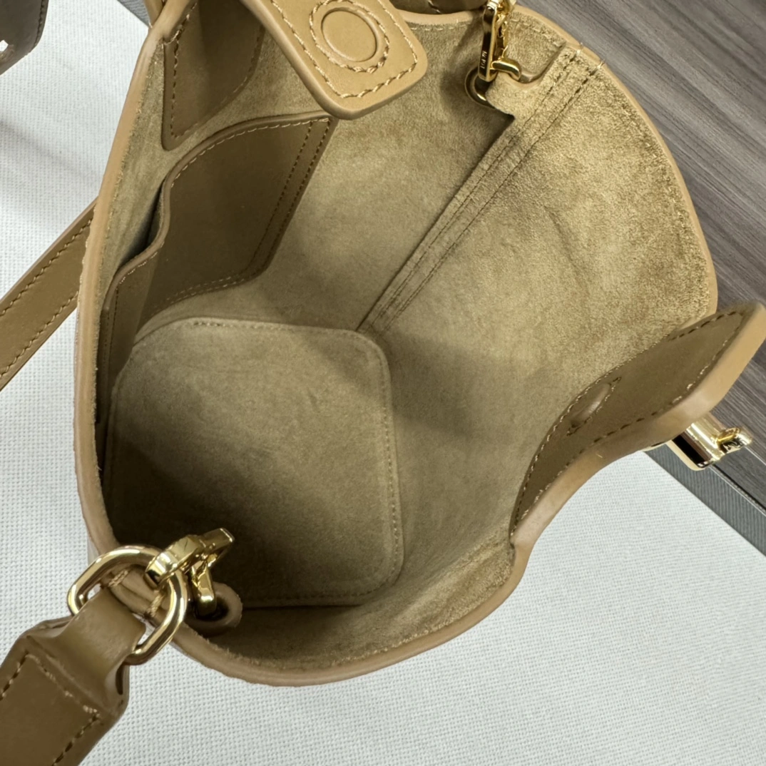 Lightweight Loewe Bucket Bags 67253