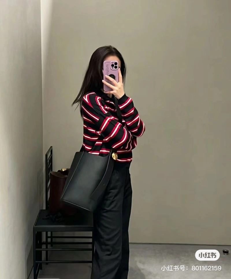 Loewe Bucket Bags Timeless 61696