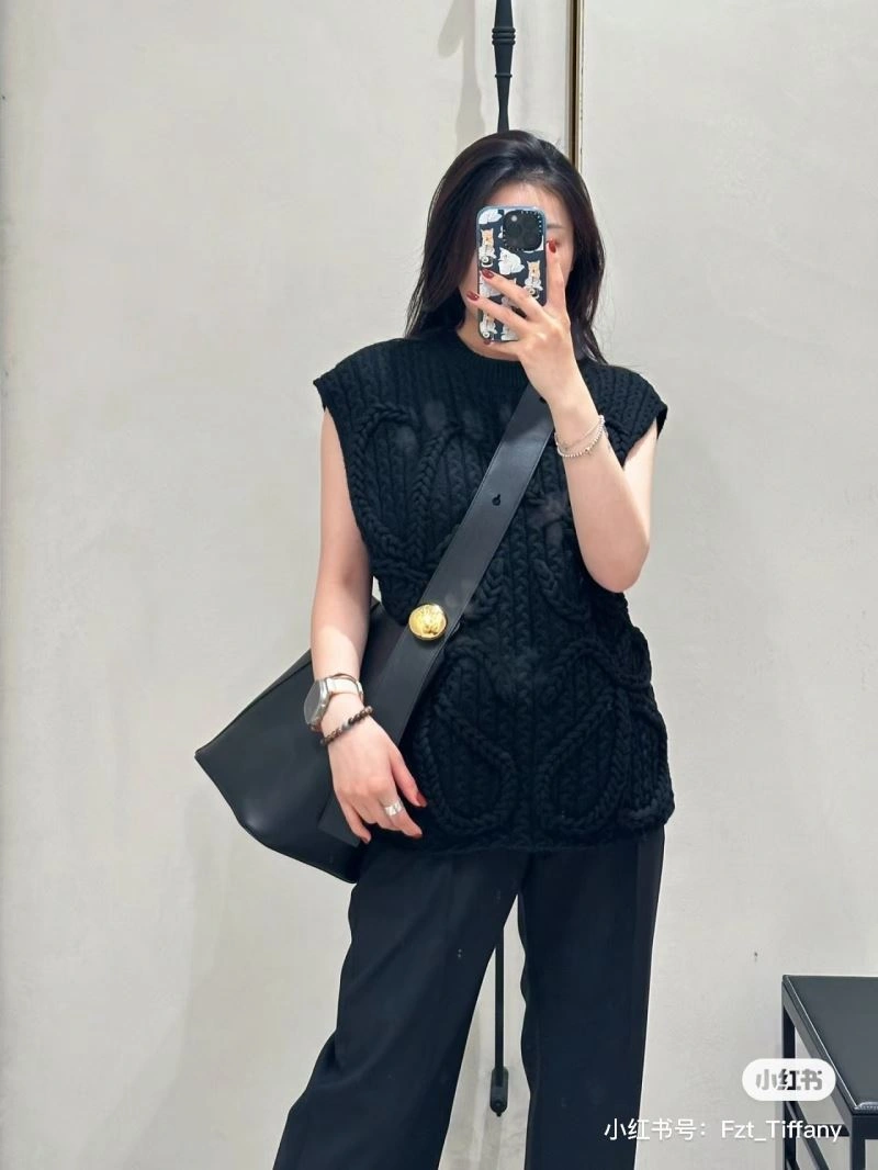 Loewe Bucket Bags Timeless 61696