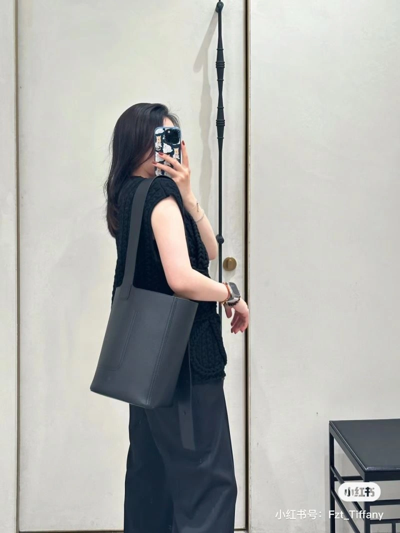 Loewe Bucket Bags Timeless 61696