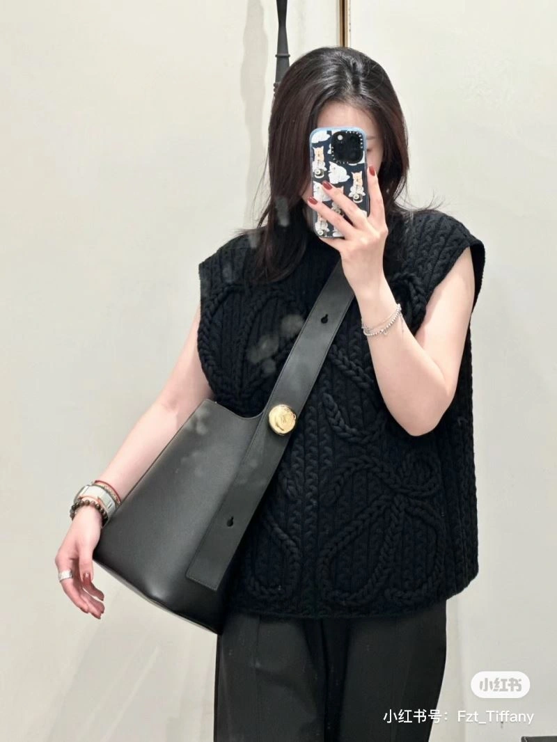Loewe Bucket Bags Timeless 61696
