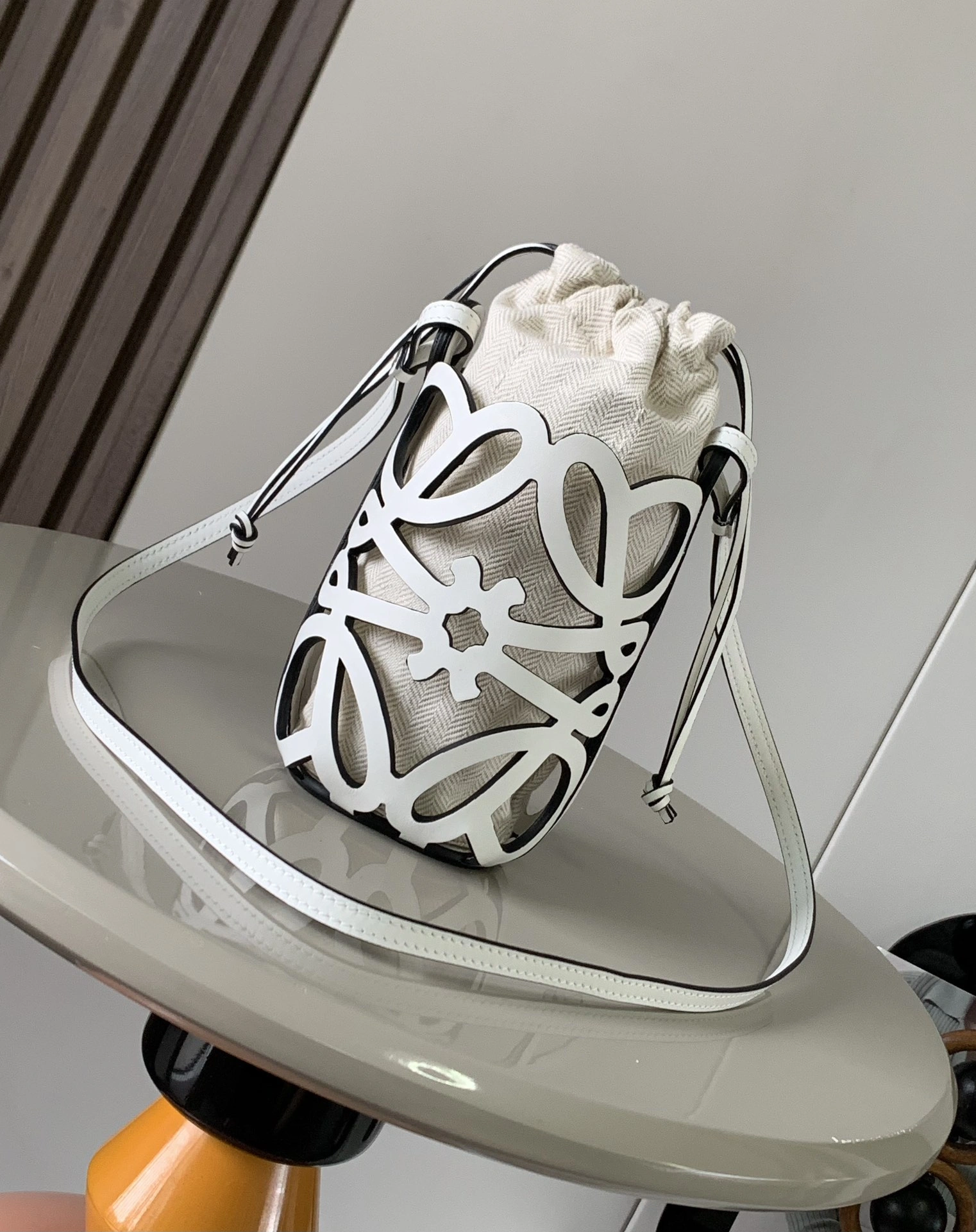 Flexible Loewe Bucket Bags 72001